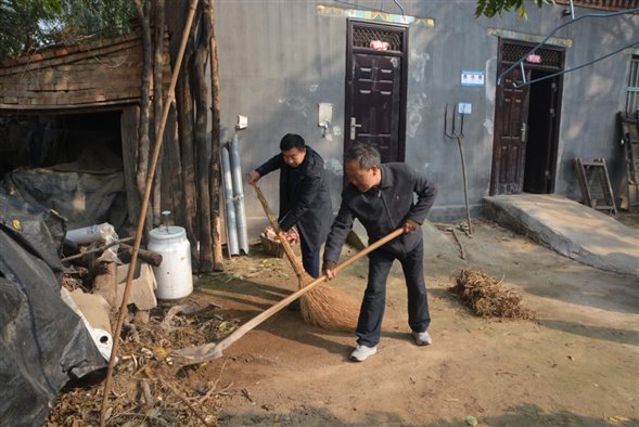 濮陽(yáng)市自來水公司“手拉手”庭院整治活動(dòng)
